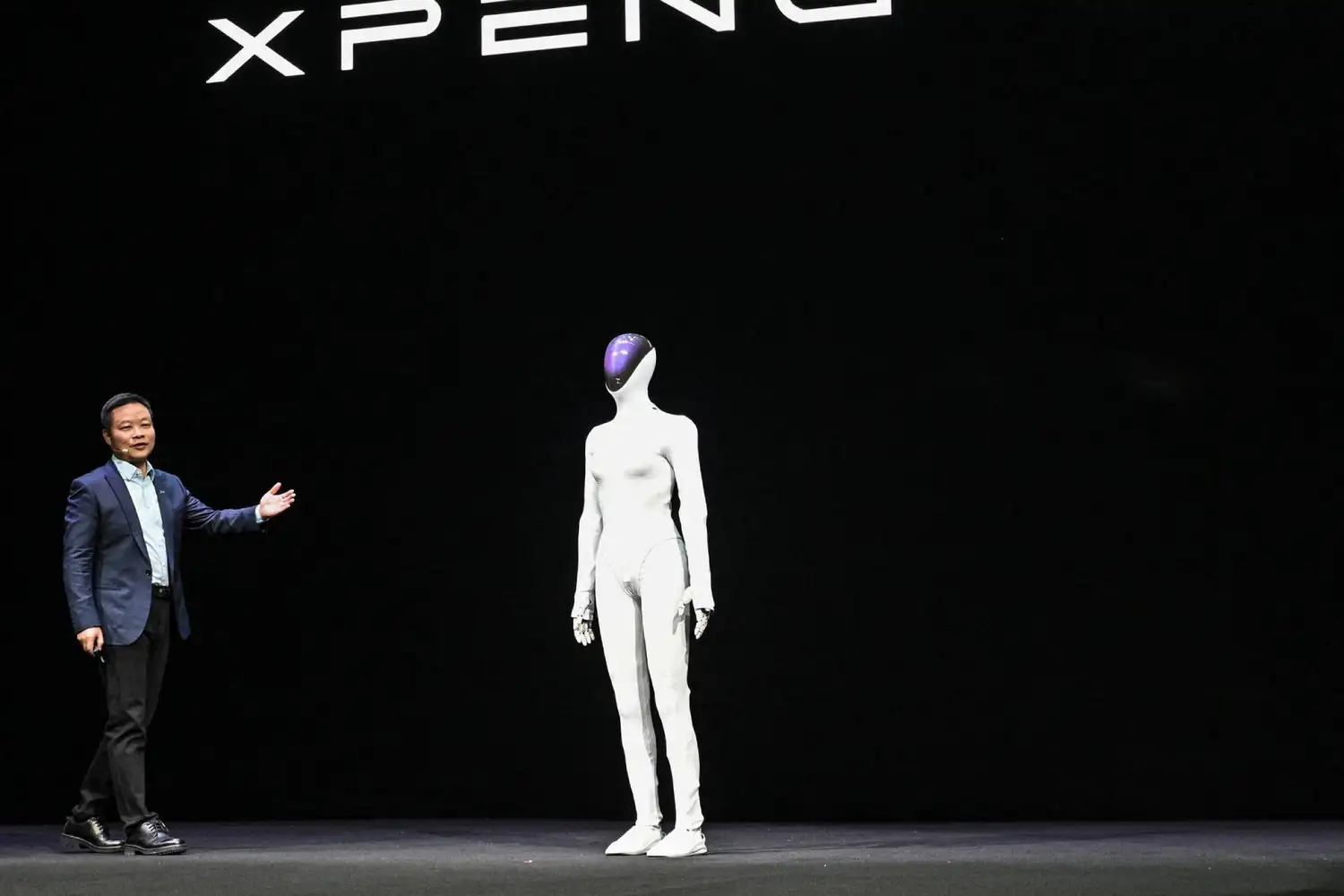 ربات انسان‌نمای چینی، گامی فراتر در واقع‌گرایی و هوش مصنوعی