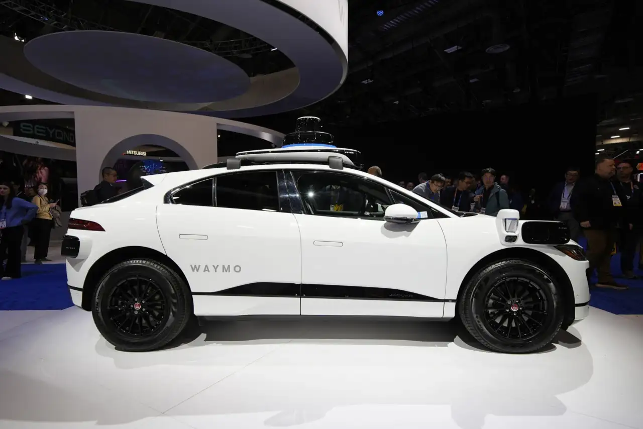 تاکسیهای خودران Waymo وارد لندن میشوند! 🇬🇧🚕